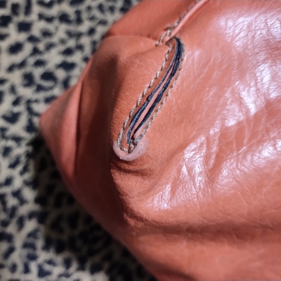 Axcess (Liz Claiborne company) shoulder bag - Picture 5 of 12